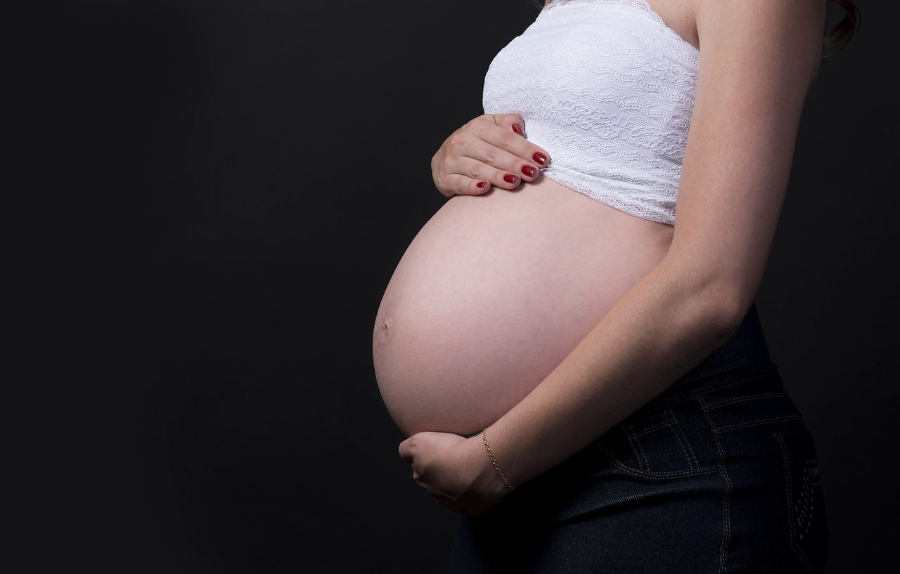 Trápí vás během těhotenství bolesti zad? Nezanedbávejte prevenci